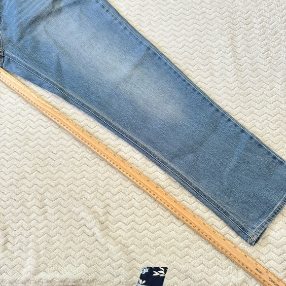 NWT OLD NAVY Mid rise WOW BOYFRIEND Ankle Denim Blue Jeans Size 14 - Picture 9 of 9